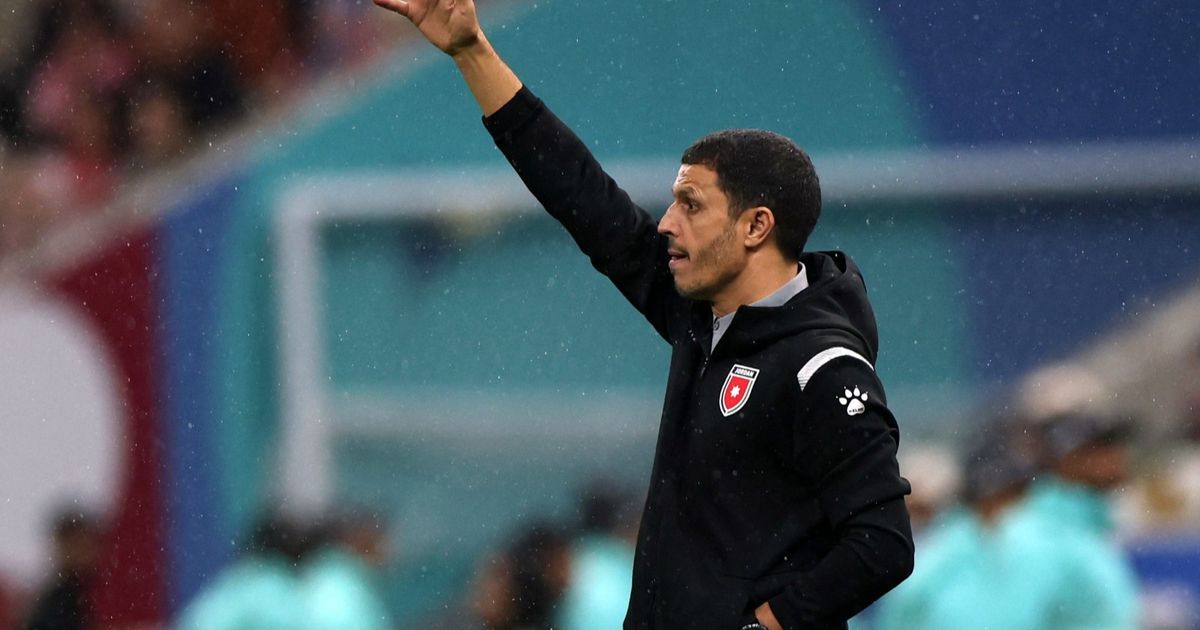 الأردن ينوي منح مدربه المغربي جمال سلامي الجنسية