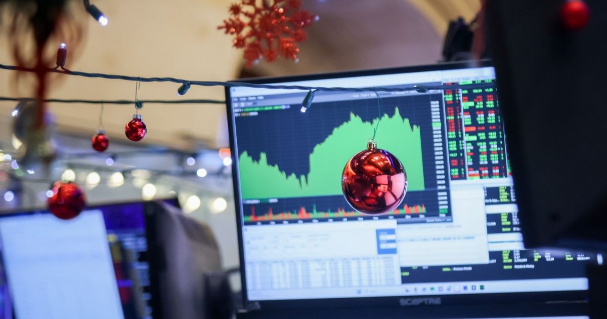 الأسهم الأميركية تحوم قرب قمة جديدة بدعم من صفقة إنفيديا