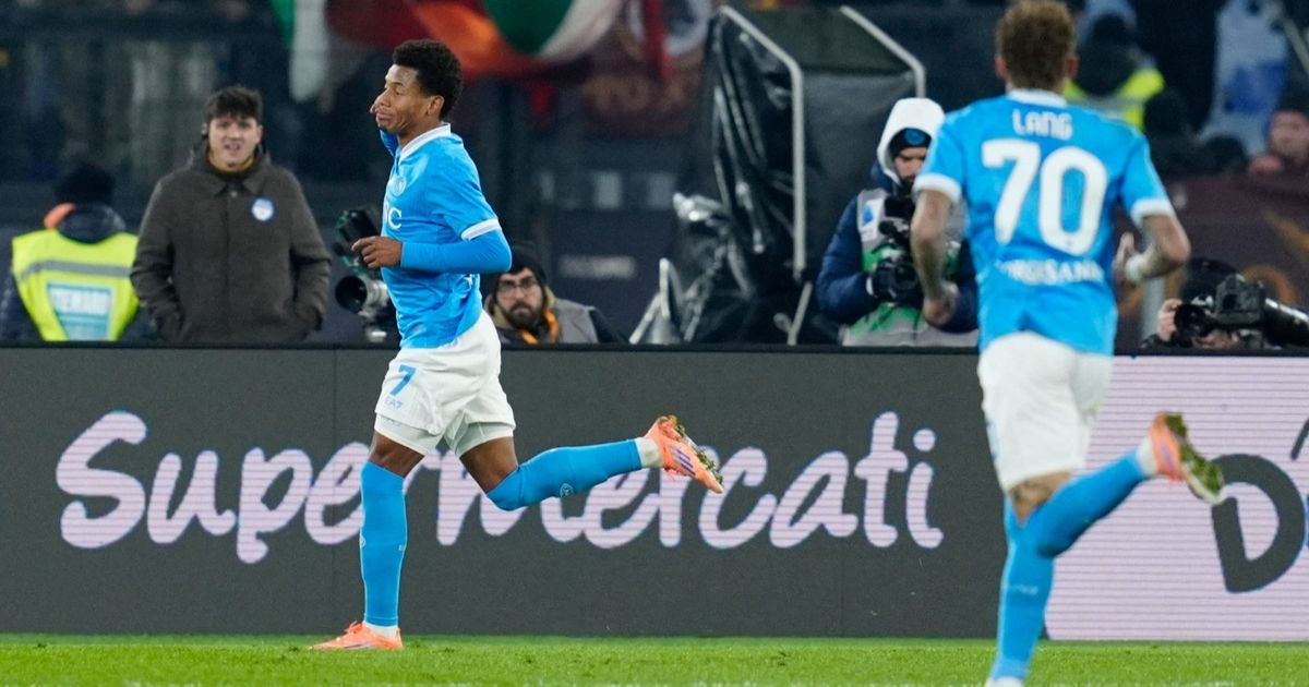 نابولي يُطيح بروما ويرتقي لقمة ترتيب الدوري الإيطالي