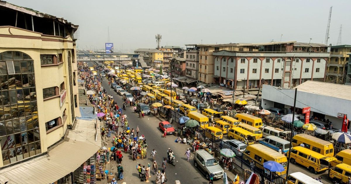 نيجيريا تؤمن قرضاً إماراتياً بـ2 مليار دولار لبناء طريق سريع