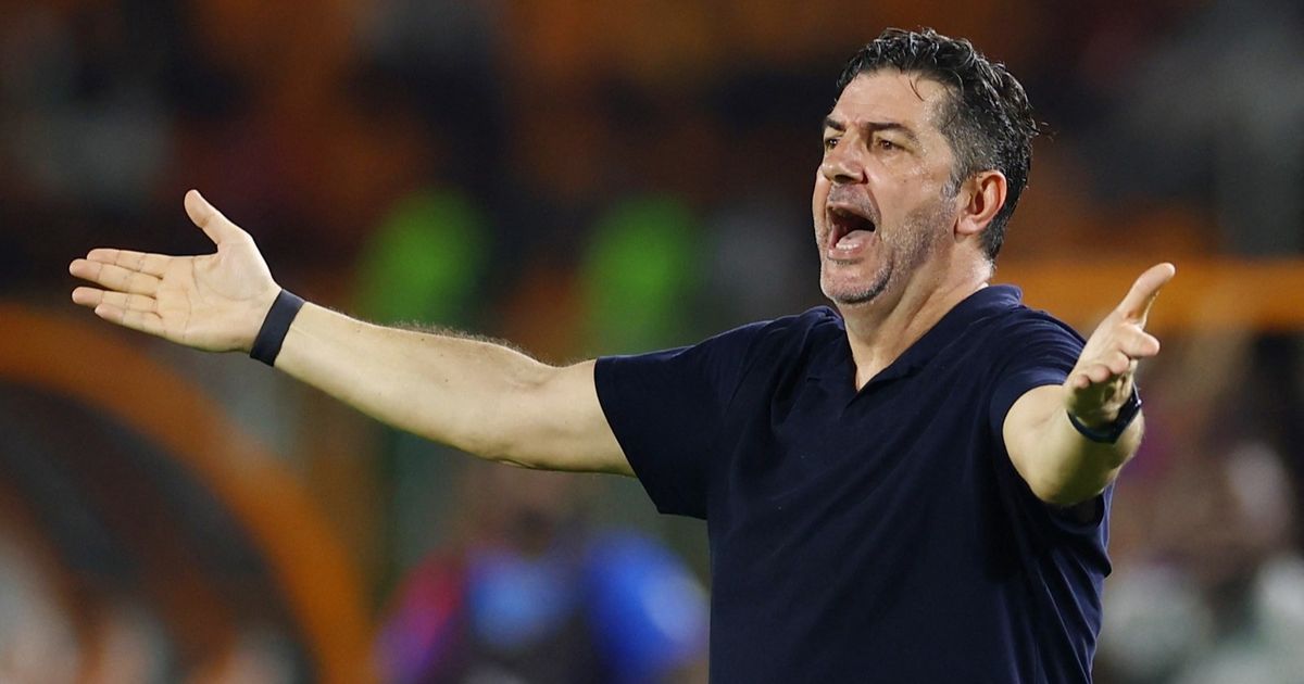 الاتحاد المصري يتوصل لاتفاق لحل أزمة المدرب روي فيتوريا