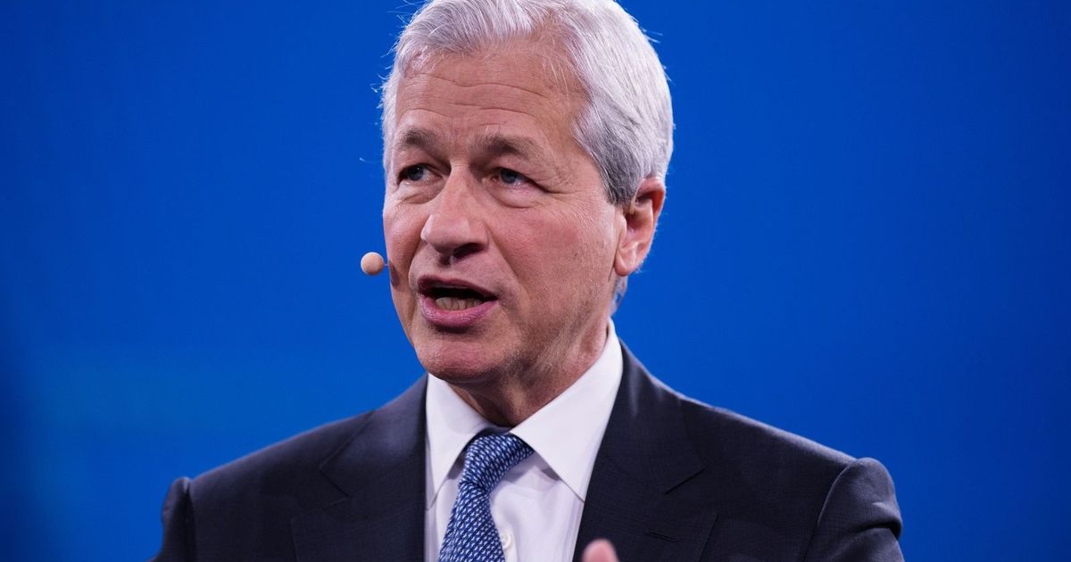 جيه بي مورغان: بيروقراطية أوروبا تدفع الاستثمارات للهروب