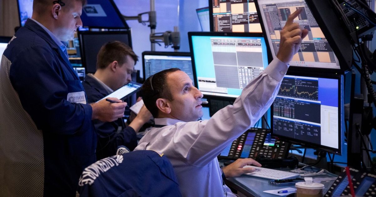 أسهم التكنولوجيا تقود صعود وول ستريت في رالي نهاية العام