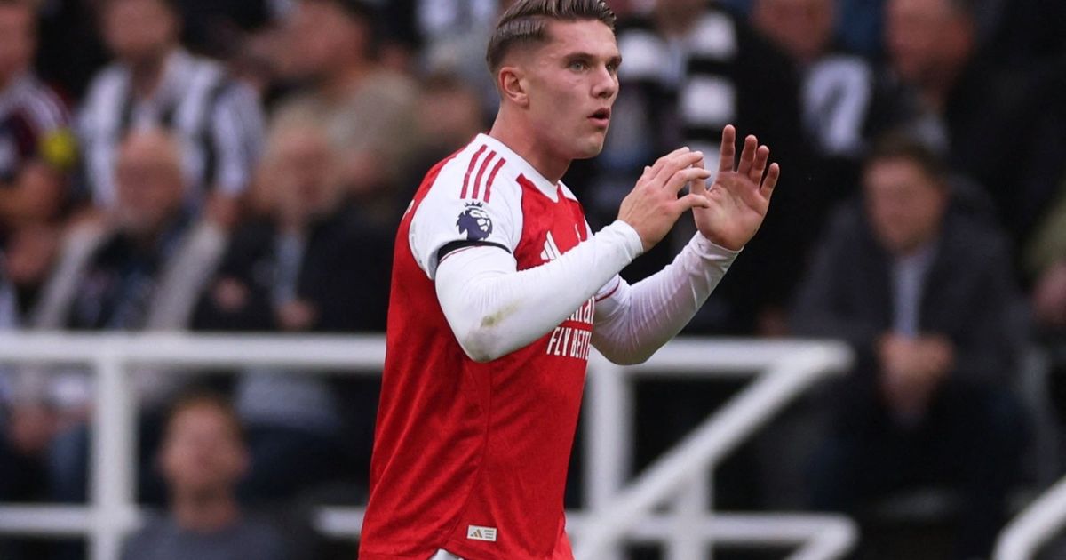 مهاجم أرسنال يدعو لـ”انتفاضة سريعة”