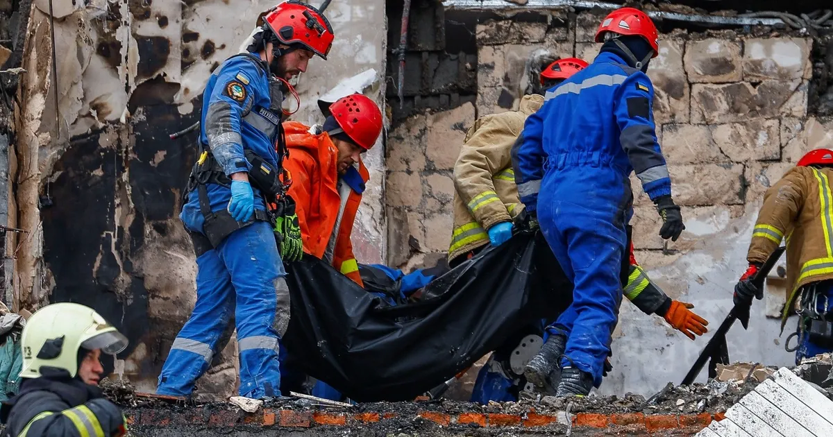 زيلينسكي يلمح لحل وسط بمفاوضات أوكرانيا وخارطة طريق اقتصادية