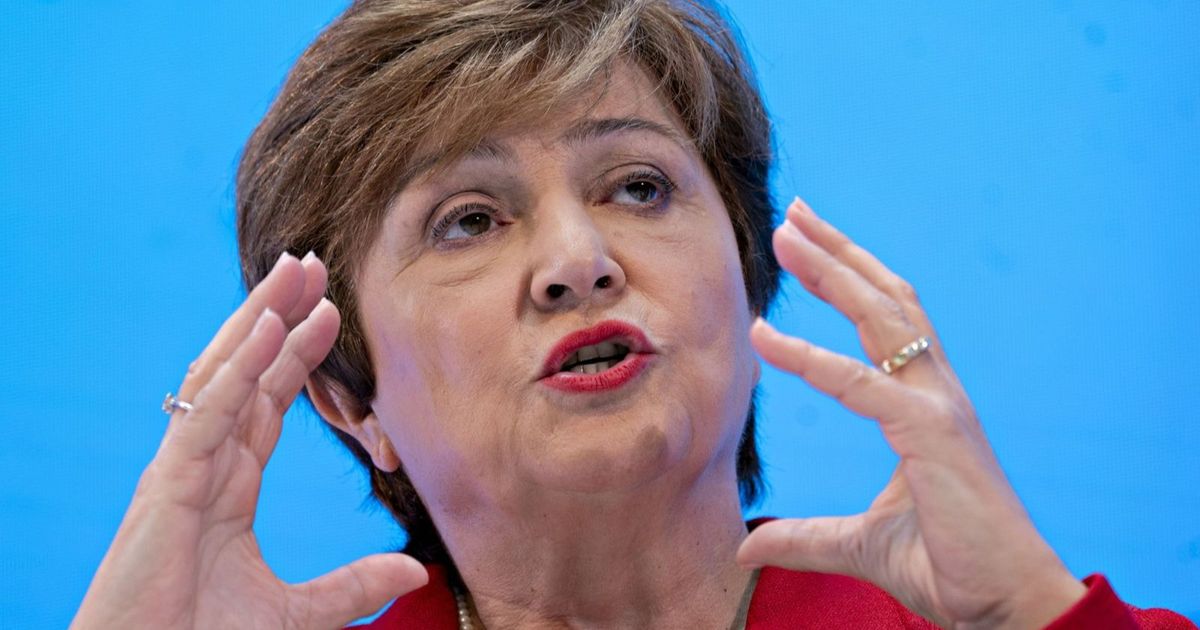 صندوق النقد يحذر من توترات تجارية ويشارك في جدل اليوان