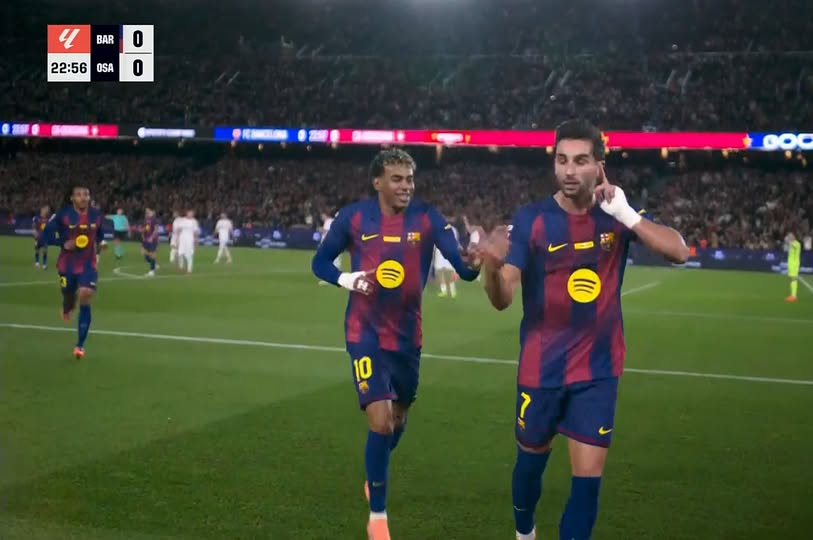 قد تكون صورة كرة قدم، وكرة قدم وتحتوي على النص '4 BAR ο 22:56 OSA O 0'