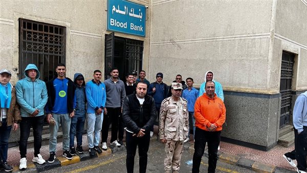 طلاب التربية العسكرية بجامعة كفر الشيخ يشاركون حملة تبرع بالدم