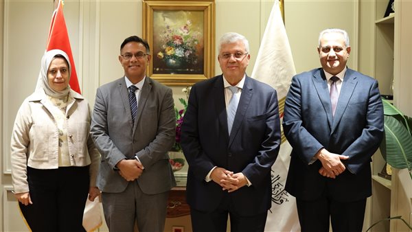 وزير التعليم العالي يستقبل رئيس جامعة ولفرهامبتون لبحث سبل تعزيز التعاون الأكاديمي المشترك