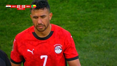 محمود حسن تريزيجيه يغادر مباراة منتخب مصر وبنين في ثمن نهائي كأس أمم أفريقيا بسبب الإصابة