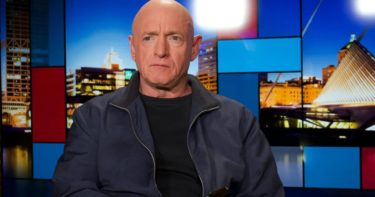 البنتاجون يعتزم خفض رتبة السيناتور كيلي