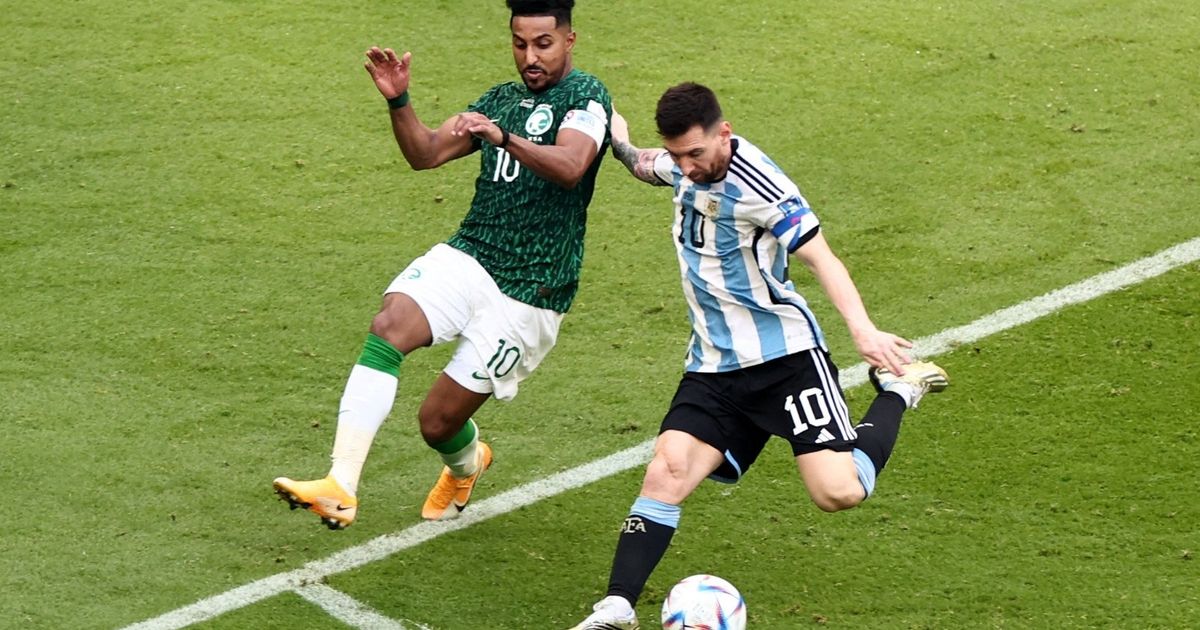 ليونيل ميسي يستعيد ذكريات صدمته بمباراة السعودية