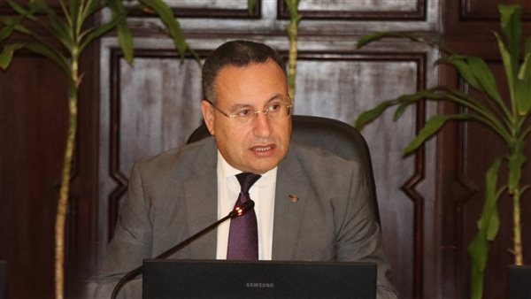 رئيس جامعة الإسكندرية يهنئ الأقباط بعيد الميلاد المجيد