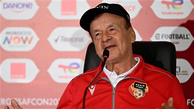 مدرب بنين يطالب بالكشف عن مكافأة الإطاحة بمنتخب مصر من الأمم الإفريقية