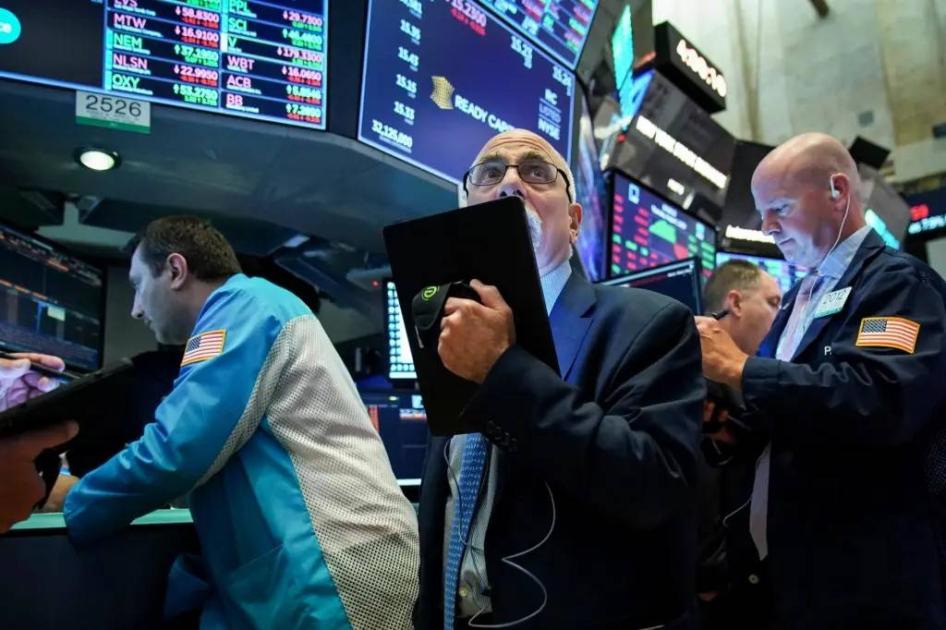 «وول ستريت» تستهل 2026 بالتذبذب