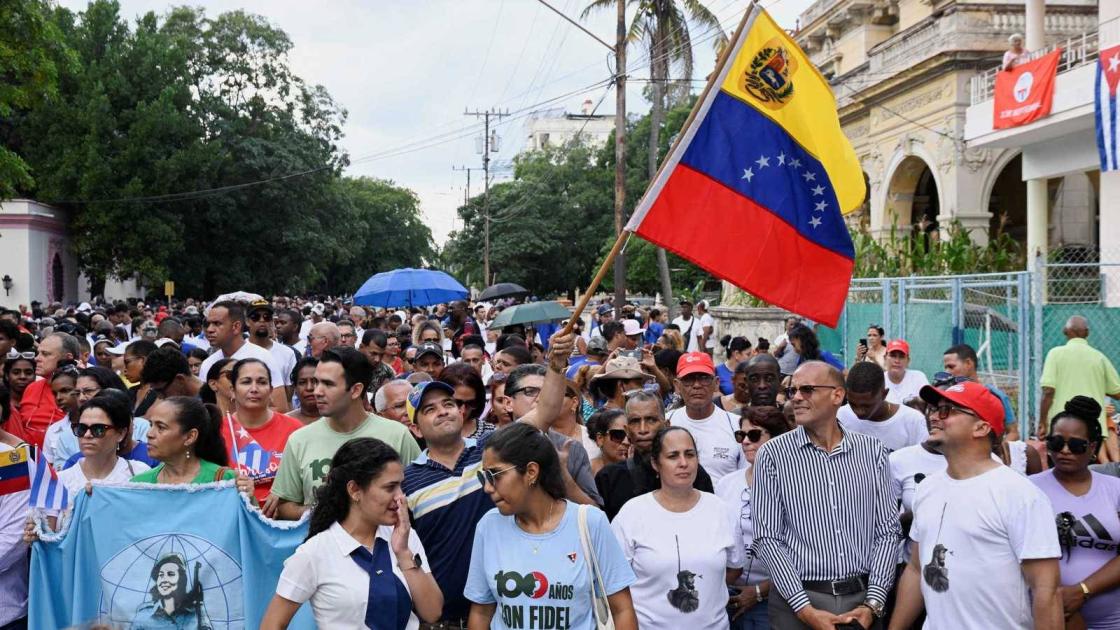 «شبح» نقص المواد الأساسية يطارد فنزويلا وسط أزمتها مع أمريكا