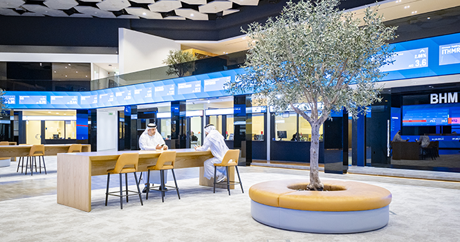 سوق دبي يعزز مكاسبه.. و«أبوظبي» يعاود الصعود