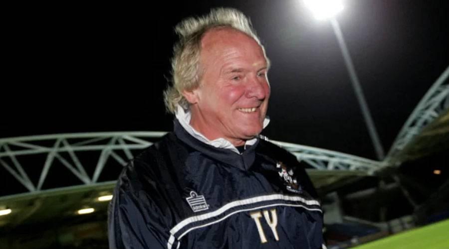 وفاة النجم الويلزي السابق تيري يوراث مدرب لبنان السابق