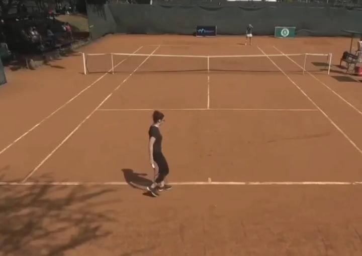 اتحاد التنس المصري يتبرأ من «أسوأ لاعبة في العالم» بعد ظهورها في كينيا