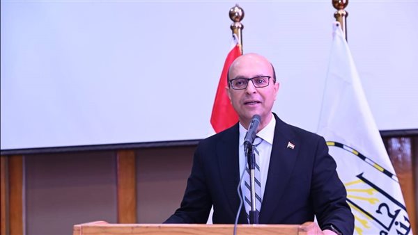 رئيس جامعة أسيوط يشارك فى احتفالات عيد الميلاد المجيد