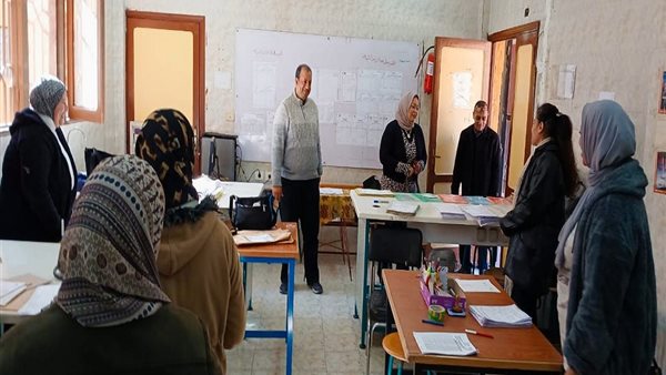 وكيل تعليم القاهرة تتابع سير امتحانات المواد غير المضافة للمجموع في مدارس باب الشعرية