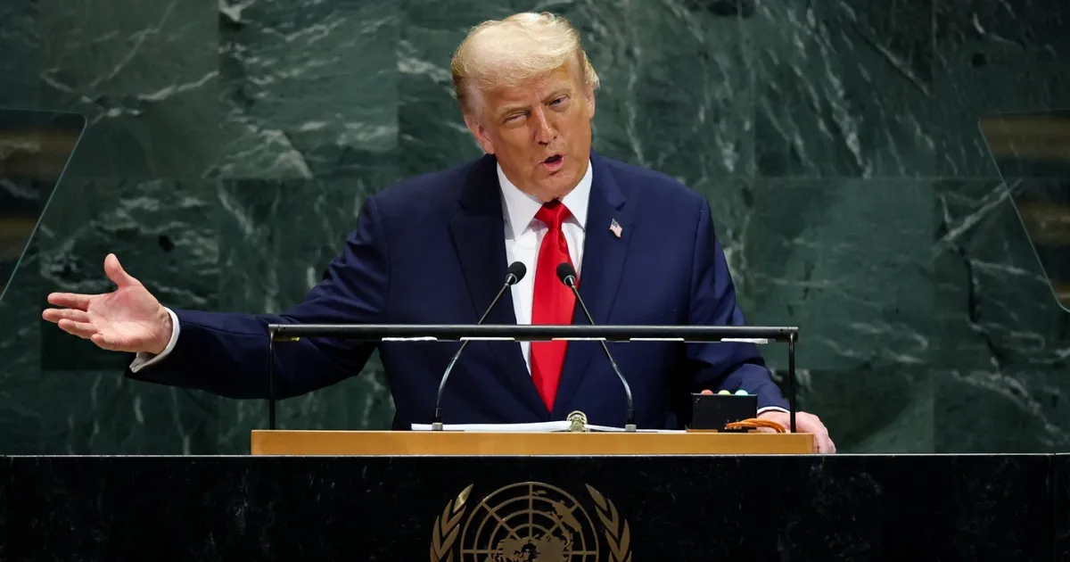 ترمب يوقع إعلاناً بالانسحاب من 66 منظمة دولية