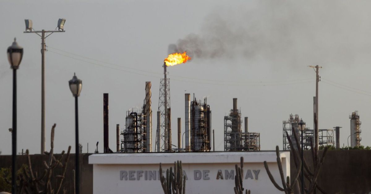 غموض حول حقوق شركات النفط الأجنبية في فنزويلا بعد احتجاز مادورو