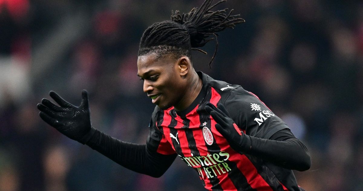 ميلان يمدد مسيرته الخالية من الهزائم بتعادل مثير مع جنوى