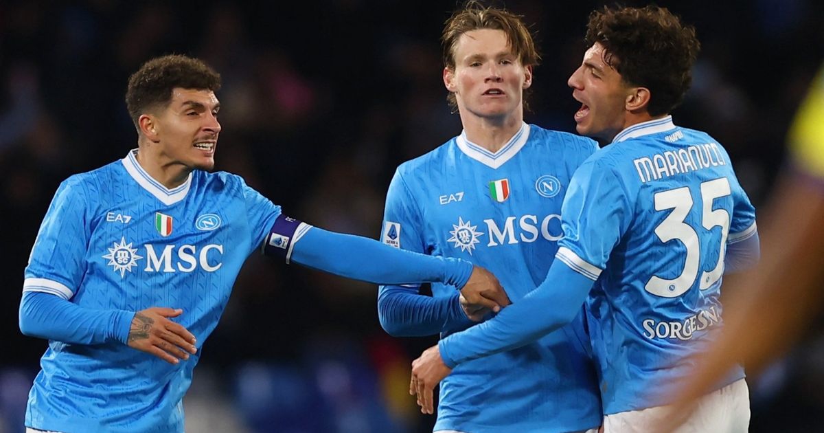 شاهد.. نابولي يعود من بعيد ويفلت من كمين هيلاس فيرونا