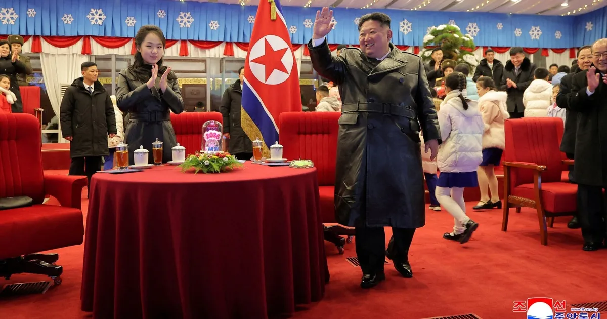 ابنة زعيم كوريا الشمالية تزور ضريح العائلة