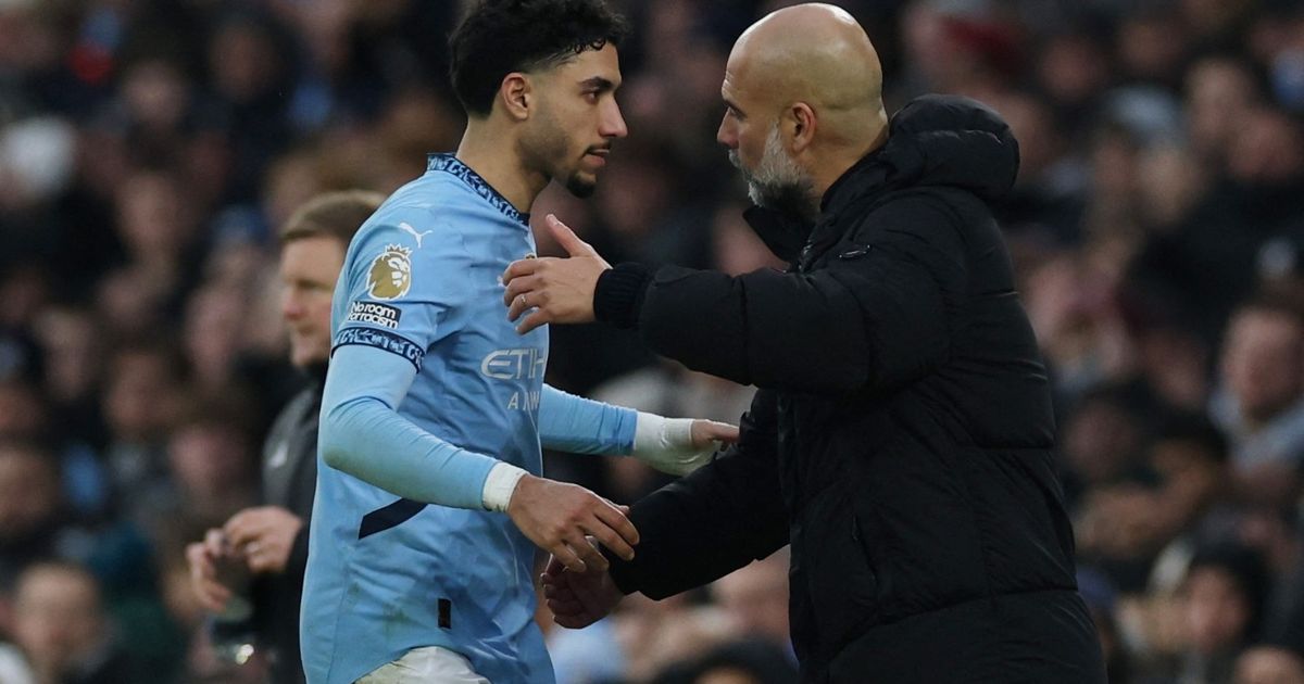 رغم العروض.. عمر مرموش يُفضل الاستمرار مع مانشستر سيتي