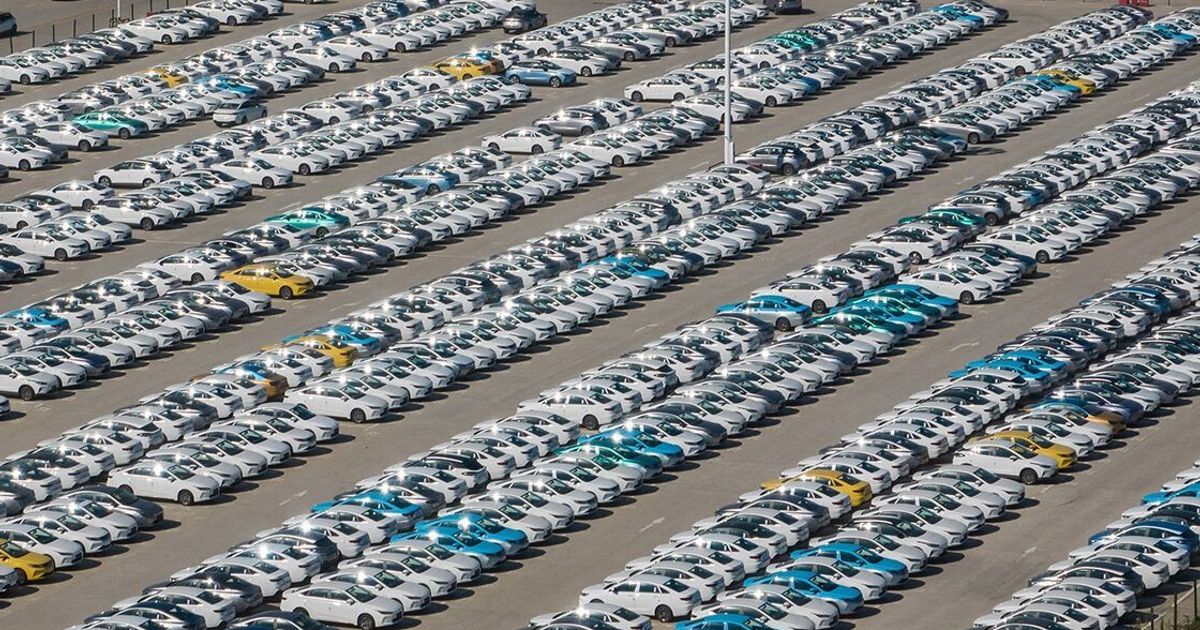 هل يستمر تباطؤ نمو مبيعات السيارات الكهربائية؟