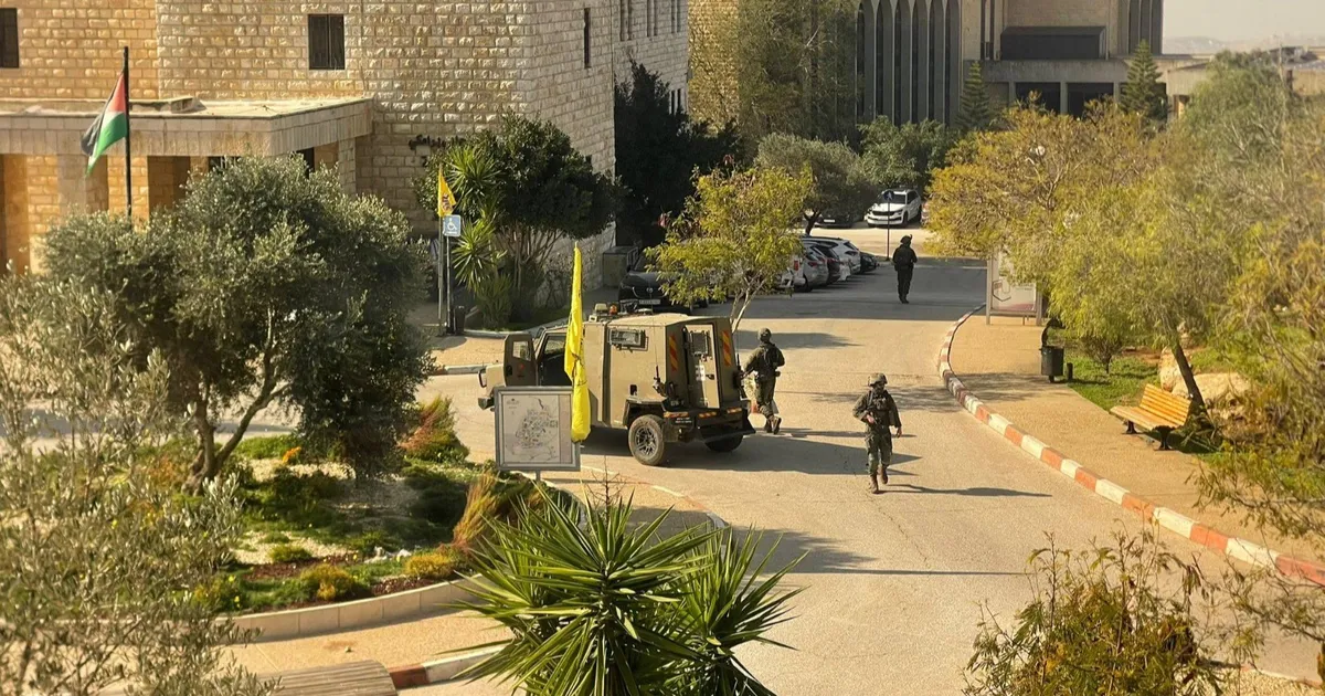 الجيش الإسرائيلي يقتحم جامعة بيرزيت.. وإصابات بين الطلبة