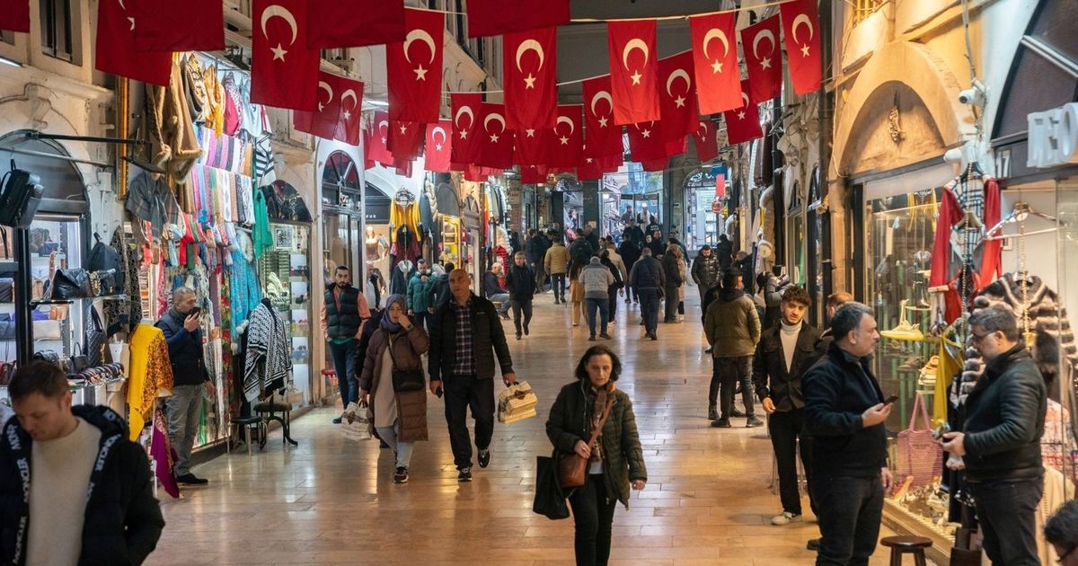 تركيا تستهل العام الجديد بزيادات ضريبية محدودة دعماً لخفض التضخم