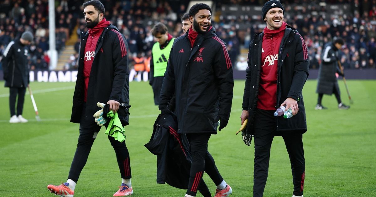 لماذا تأخر انطلاق مباراة فولهام وليفربول 15 دقيقة؟