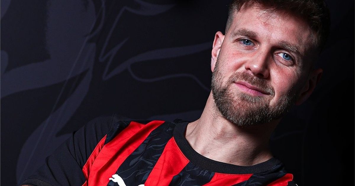 ميلان يضم فولكروغ ويمنحه الرقم 9 رغم الفشل في وست هام