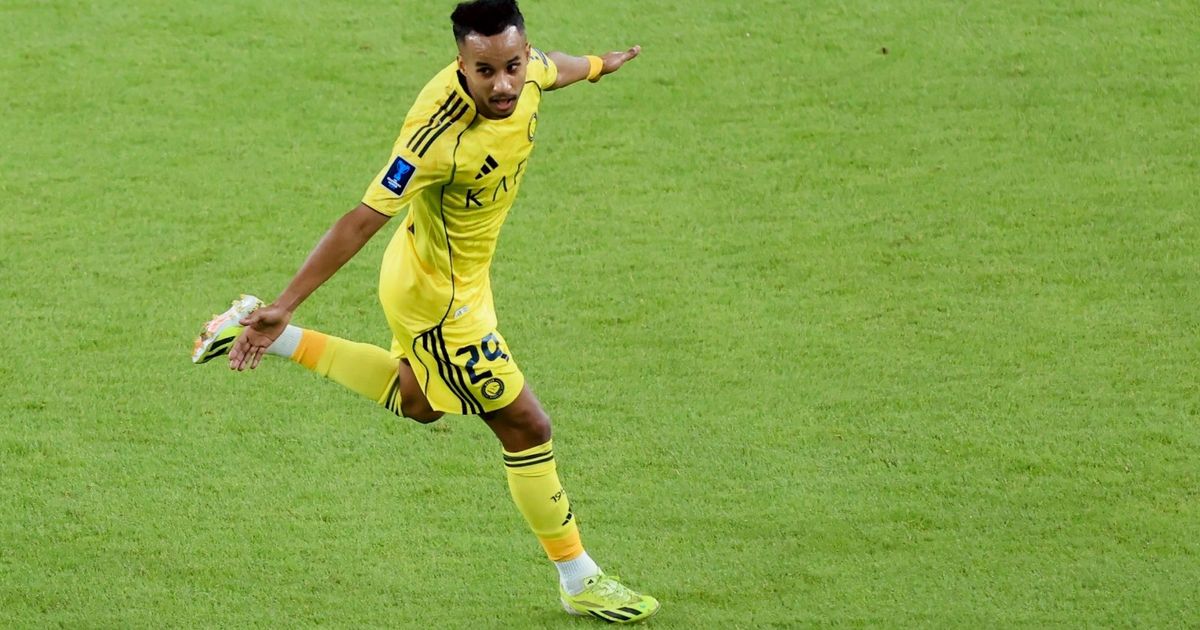 غريب يحدد شرطاً وحيداً لتجديد عقده مع النصر