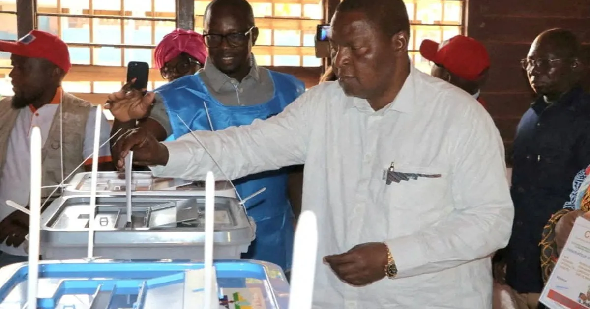 فوز رئيس جمهورية إفريقيا الوسطى تواديرا بفترة جديدة