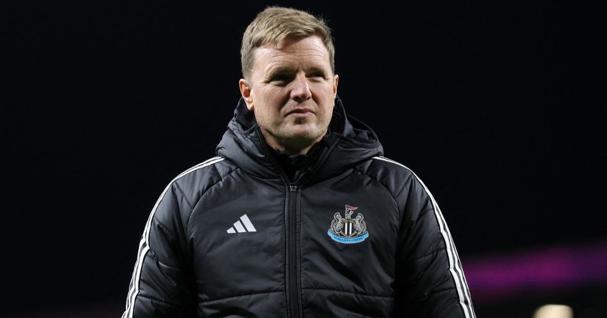 إيدي هاو يردّ على إمكانية تدريب مانشستر يونايتد بعد أموريم