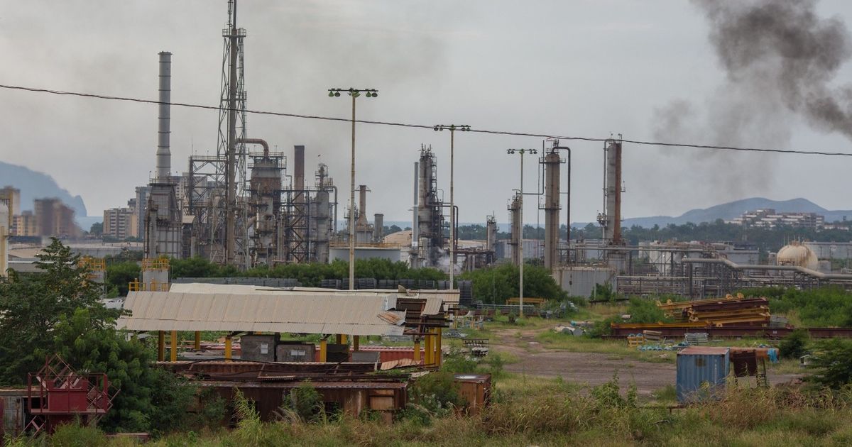 ارتفاع إنتاج النفط في فنزويلا غير مرجح قبل نهاية العقد