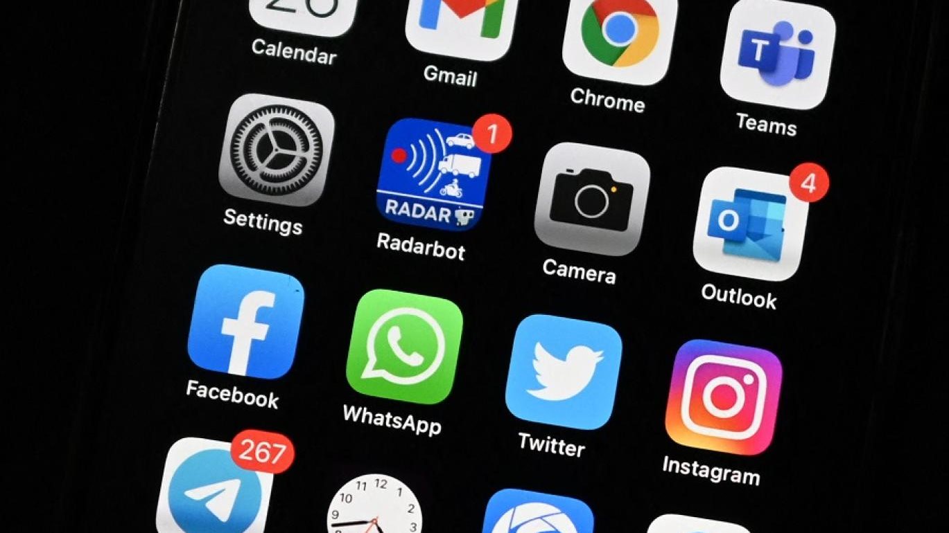 تحذير لمستخدمى أندرويد.. 12 تطبيقاً تسرق رسائل واتساب وصور الكاميرا وتسجل المكالمات