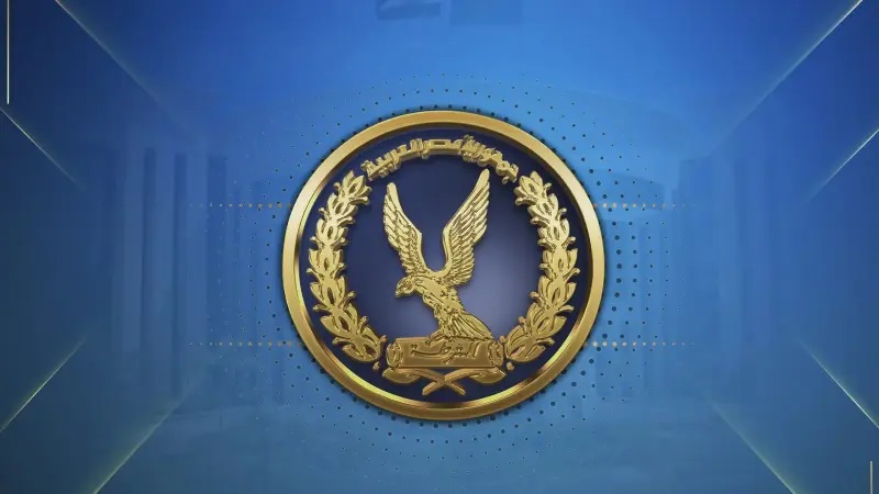 وزارة الداخلية المصرية تنهي خدمة شرطي أساء معاملة سائح بقرار حاسم