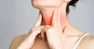 5 أطعمة أساسية لدعم الغدة الدرقية وأخرى يجب تجنبها