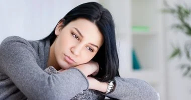 7 علامات تحذيرية تكشف الإصابة بالاكتئاب.. لا تتجاهلها