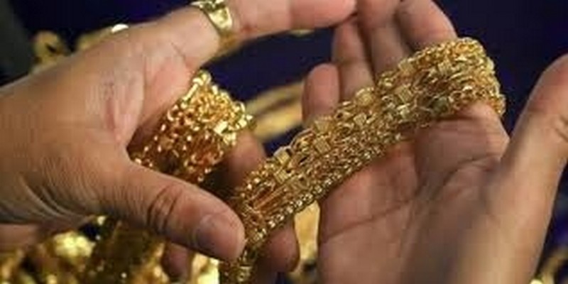 الذهب في مصر اليوم: تذبذب الأسعار وعيار 21 يسجل حوالي 6990 جنيهًا