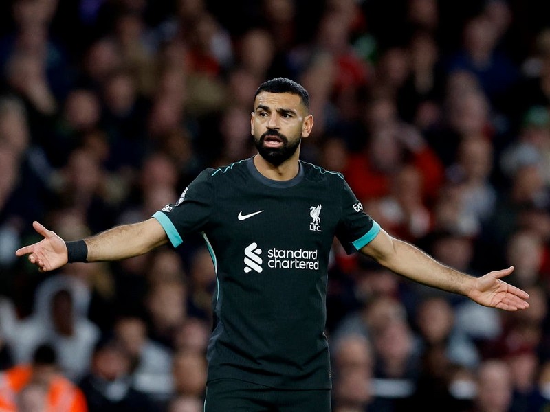 محمد صلاح يعود للتألق في الدوري الإنجليزي وسط جدل حول مستقبله
