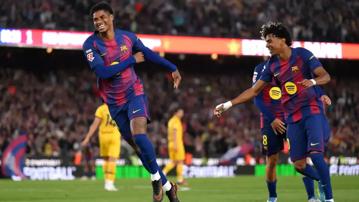 برشلونة يكتسح إسبانيول برباعية ويقترب من حسم لقب الدوري الإسباني