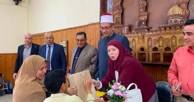 أزهر كفر الشيخ يوزع أجهزة تعويضية على الطلاب من ذوي الهمم