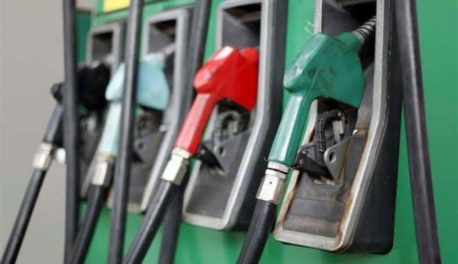 وزارة البترول تنفي تحريك أسعار المنتجات البترولية وتؤكد استقرارها غدًا