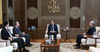 الحكومة تعين محمد عوض رئيسًا تنفيذيًا لهيئة الاستثمار وإيمان منصور نائبة له